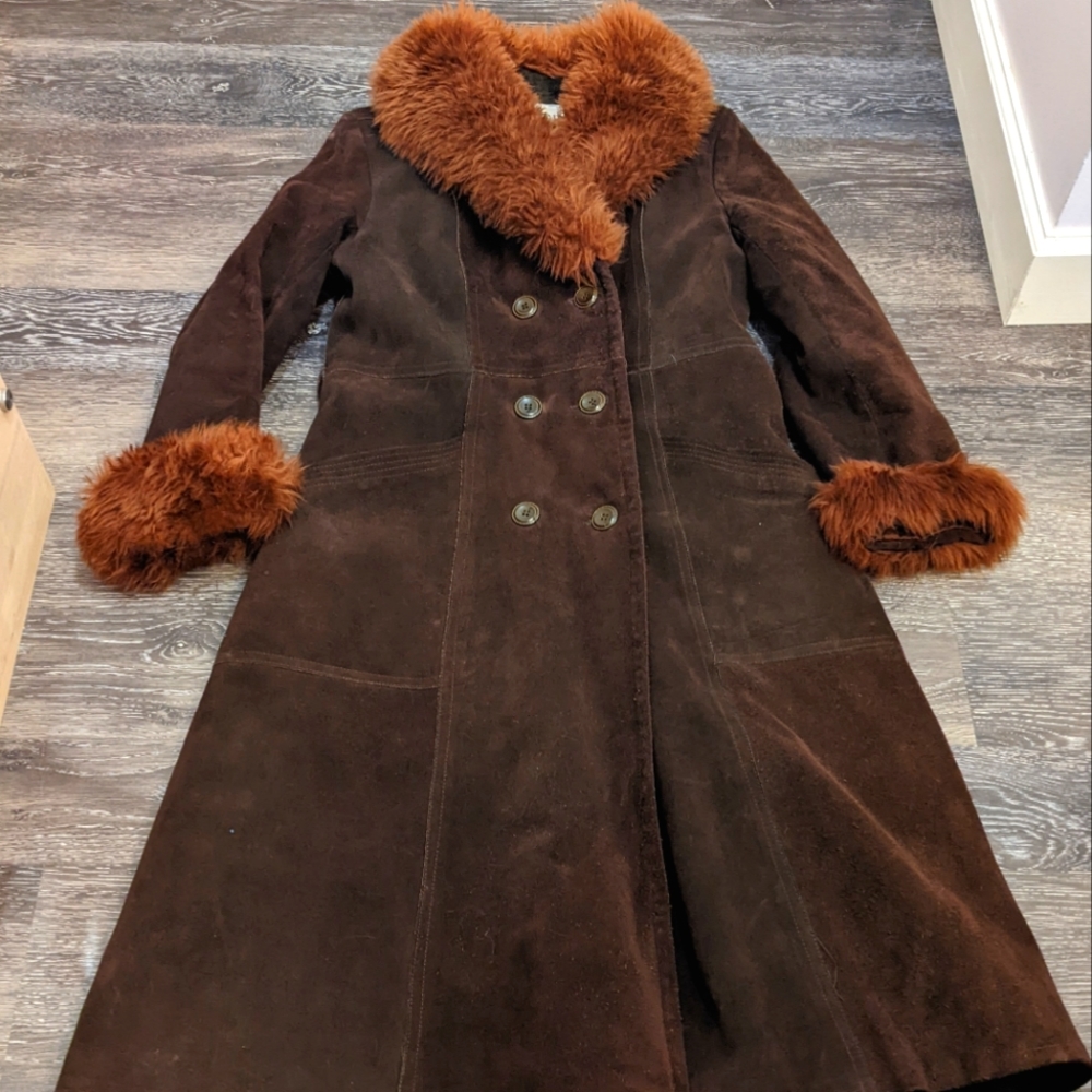 Long suede cost, faux fur collar